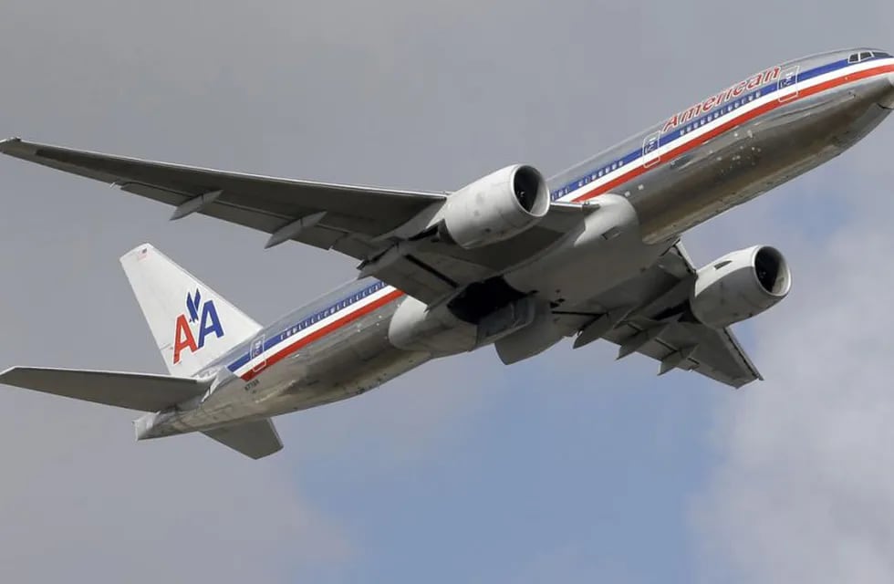 El avión es de la empresa American Airlines. / AP