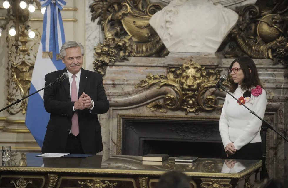 El presidente Alberto Fernández le tomó juramento a Silvina Batakis como ministra de Economía de la Nación