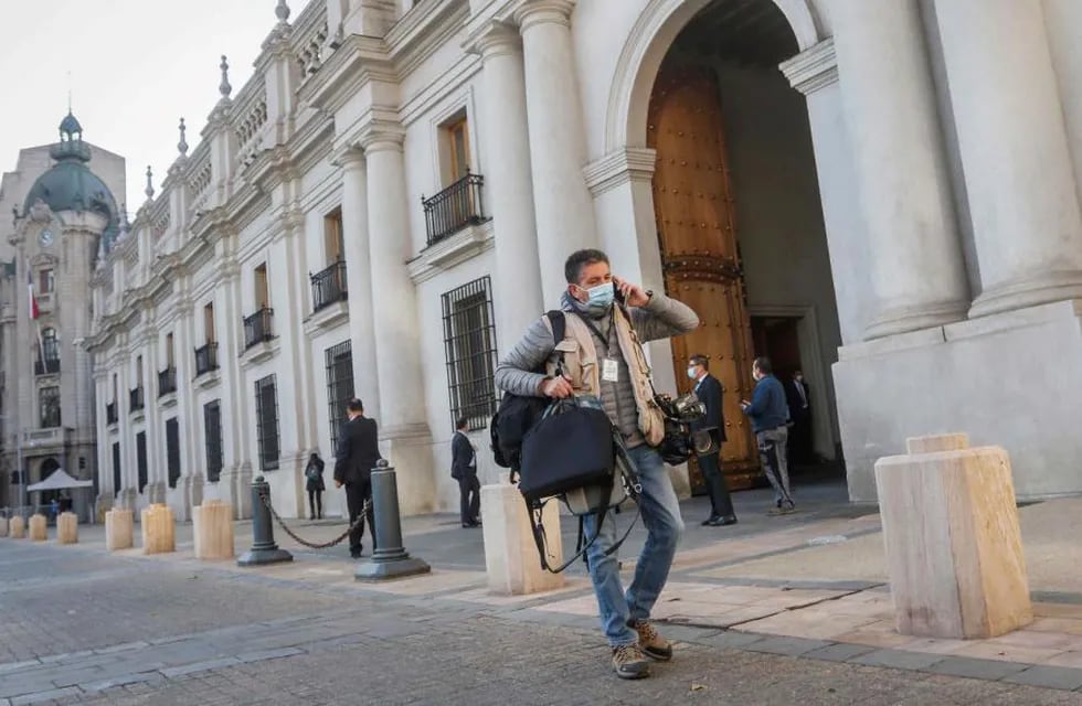 Confinamiento. Santiago de Chile tendrá una cuarentena más estricta a partir de mañana. (AP)