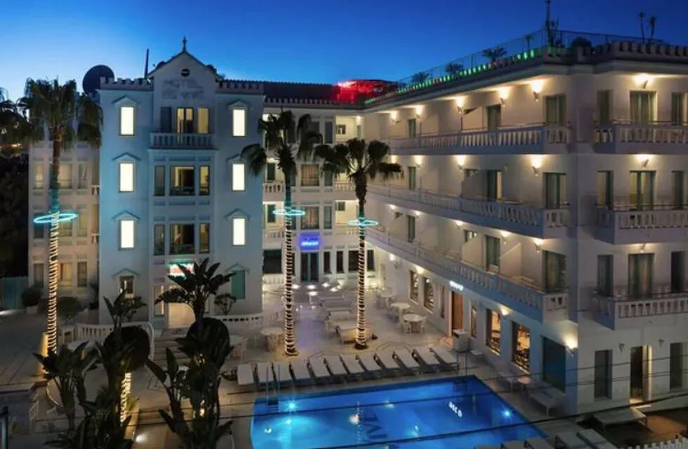 Fotogalería: el lujoso hotel que compró Messi en Ibiza 