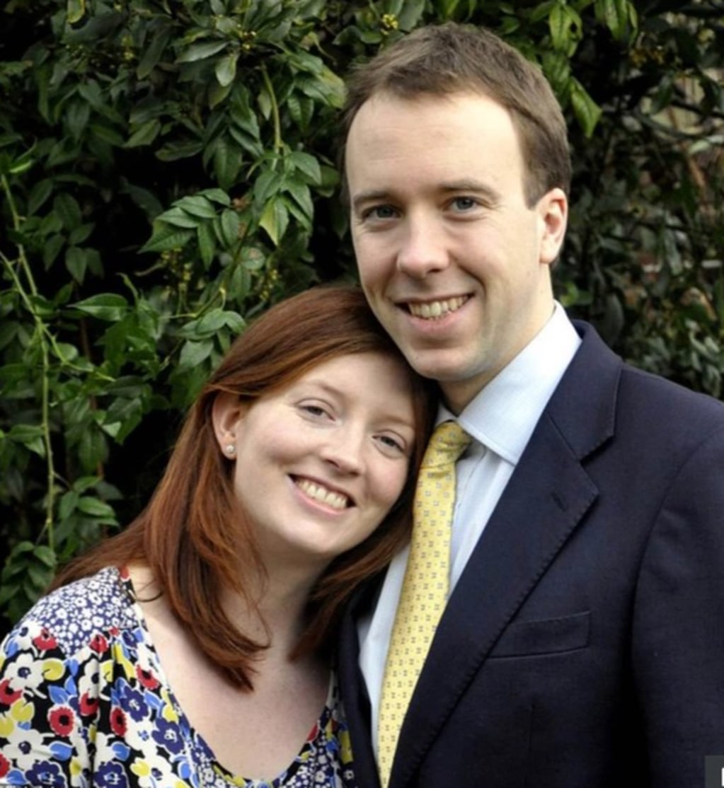 El exministro de Salud del Reino Unido, junto a su esposa.