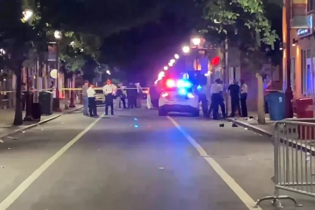 El tiroteo ocurrió en una reconocida zona de bares en Filadelfia. (@photoguy603)