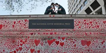 Muro conmemorativo de los fallecidos en pandemia en el Reino Unido