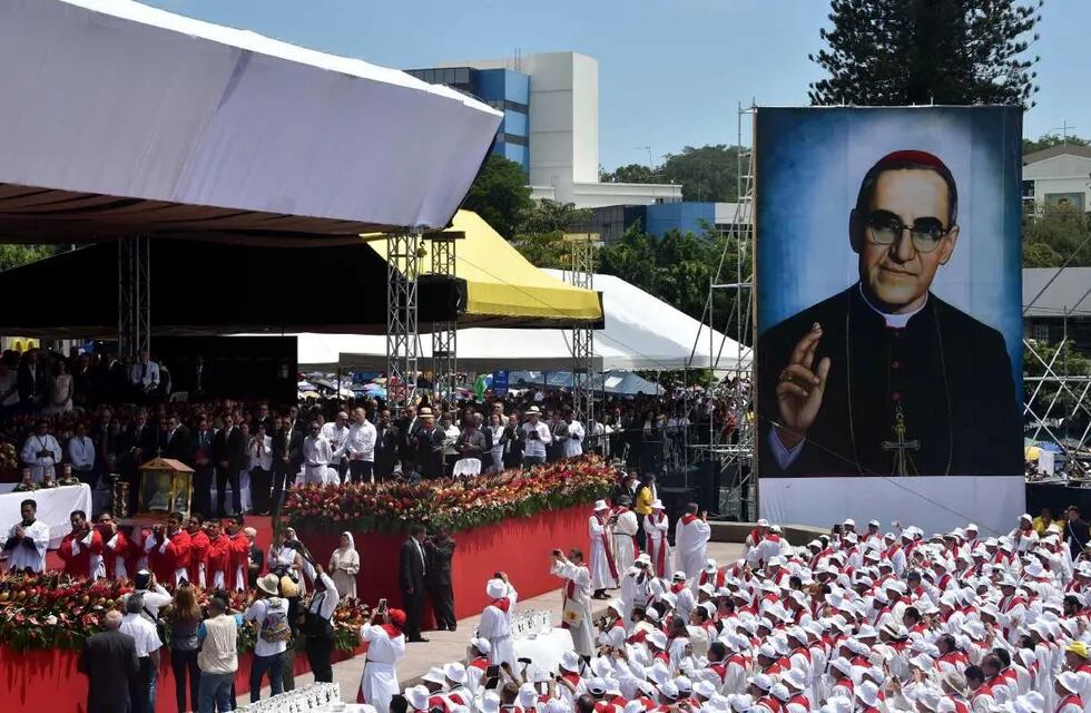 Óscar Romero, un “santo de Francisco”