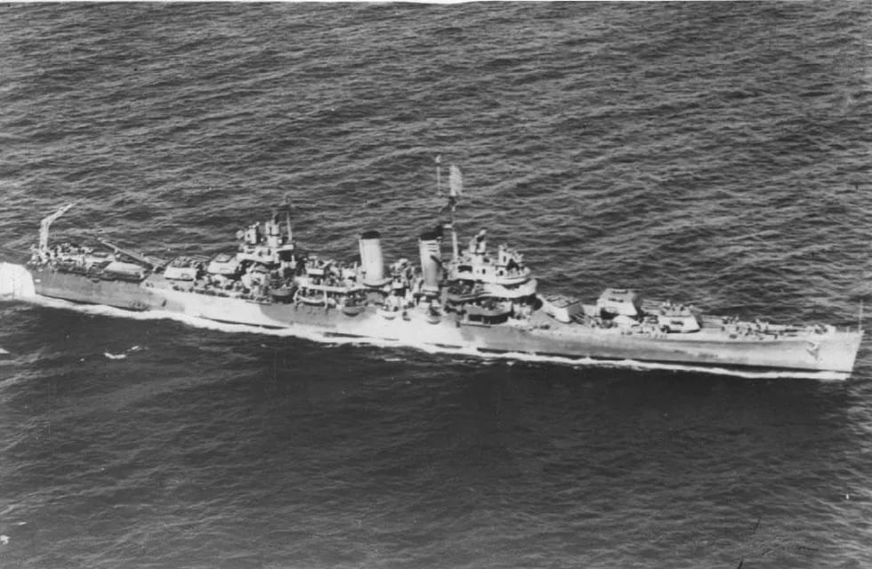 Hundimiento del Crucero Manuel Belgrano en la guerra de las Islas Malvinas en 1982