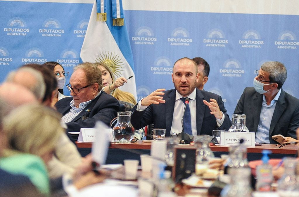 Carlos Heller y Martin Guzman durante la presentacion del presupuesto 2022 en Diputados. Foto: Federico Lopez Claro (La Voz)