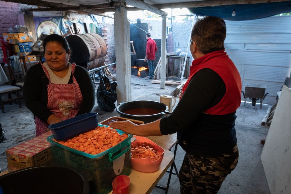 Cada día más pobres: historias de quienes ni siquiera tienen para vivir el día a día en Mendoza. Foto: Ignacio Blanco / Los Andes