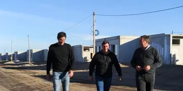 Omar Parisi con Emir Andraos y Martín Aveiro
