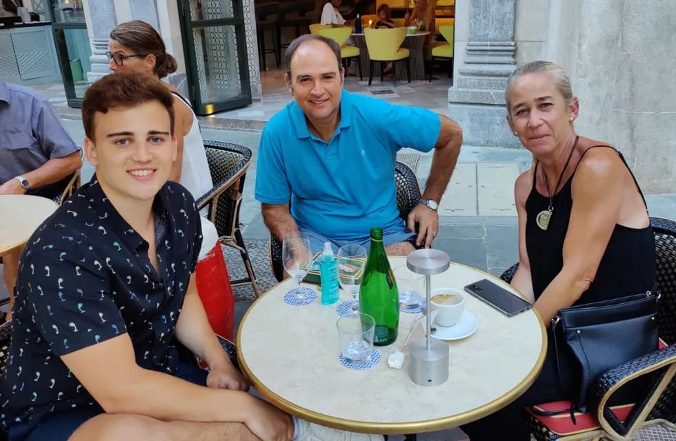 Marcelo Conte y su esposa Luciana fueron a visitar a Franco a Barcelona. Foto: Gentileza