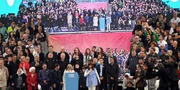 Cristina Kirchner y sus adherentes el 25 de mayo