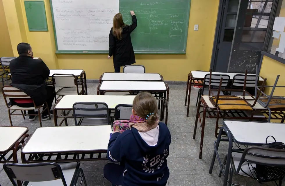 El autor detalla que, dentro del recorte que propuso el Ministerio de Economía de Argentina, $ 70.000 millones eran sobre Educación. Foto: Orlando Pelichotti