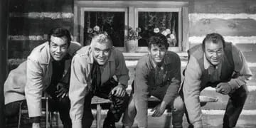 Los actores de Bonanza en 1962. De izquierda a derecha: Pernell Roberts, Lorne Greene, Michael Landon y Dan Blocker.  (Archivo / AP / NBC)