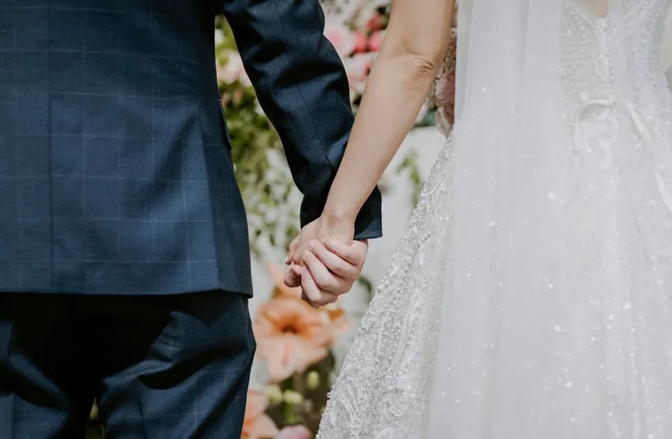 Tragedia en EEUU: un novio murió diez minutos después de dar el “sí quiero” en su boda.