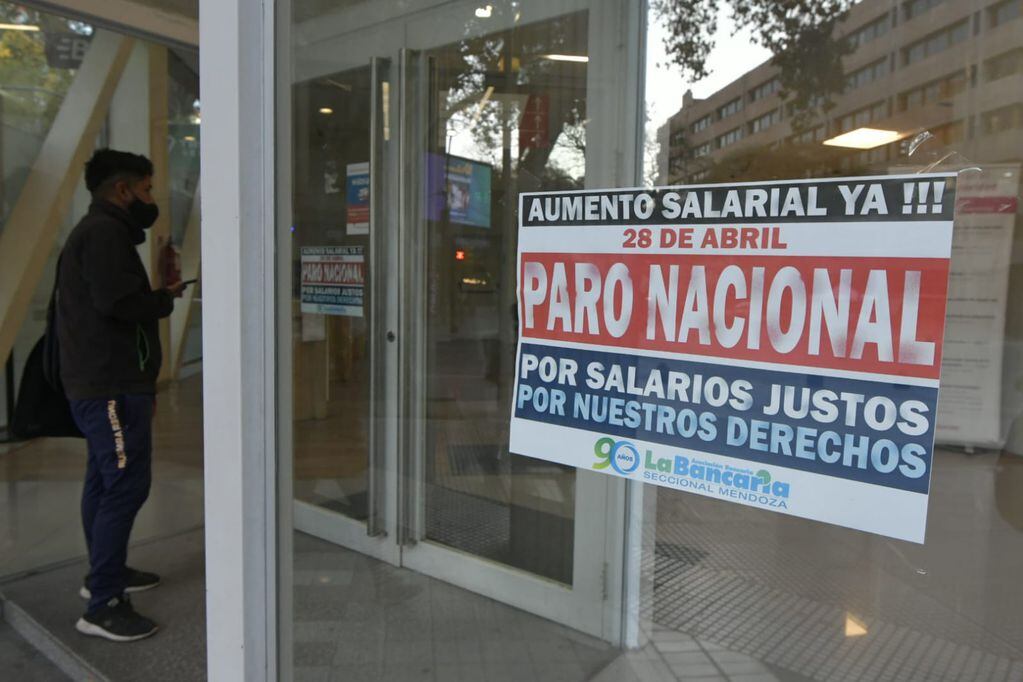 Paro Bancario en Mendoza / Orlando Pelichotti