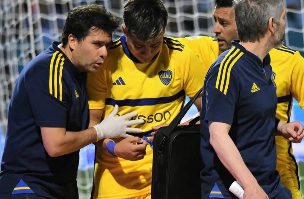 El delantero de Boca, Ezequiel Zeballos, se retiró lesionado, llorando y preocupó a todo el mundo Boca.