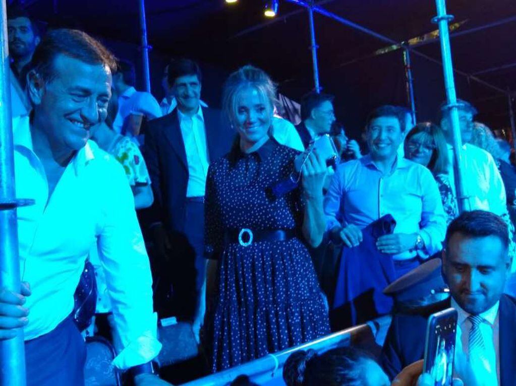 
El gobernador Rodolfo Suárez, su esposa Fabiana Calleja y el ministro de Ministro de Desarrollo Social de la Nación, Daniel Arroyo
