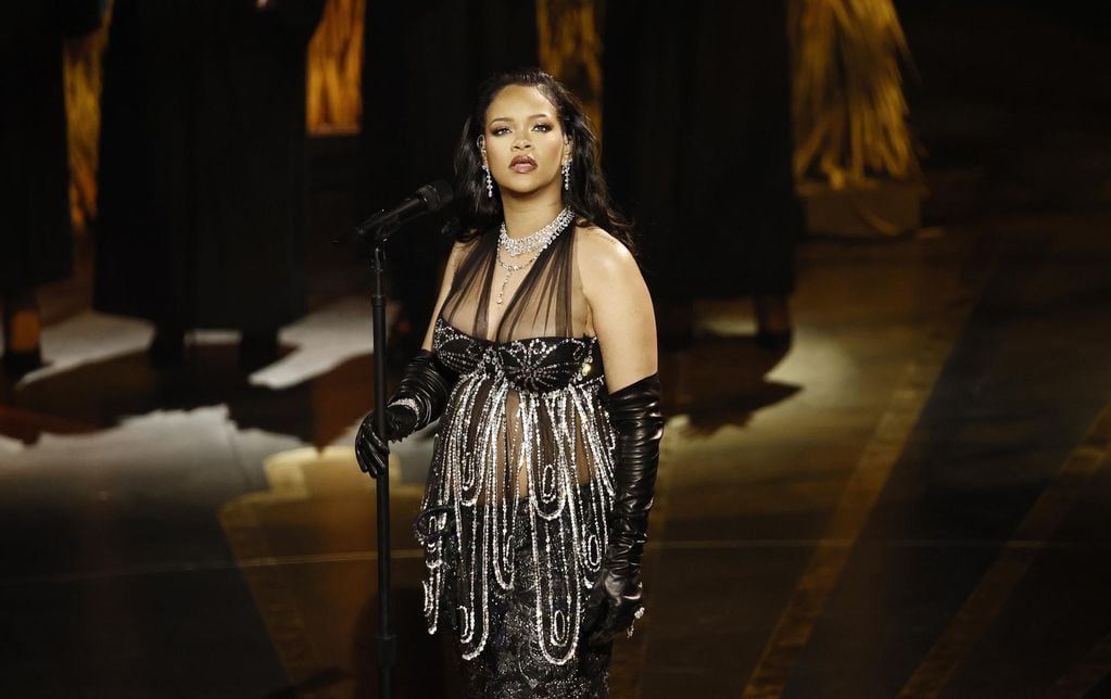 Rihanna actuó en la 95ª ceremonia anual de los Premios de la Academia en el Dolby Theatre de Hollywood, Los Ángeles, California, EE.