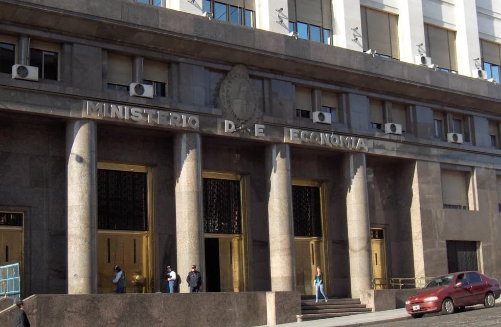 Ministerio de Economía de la Nación informó que el Tesoro pudo refinanciar deuda. Imagen de archivo.