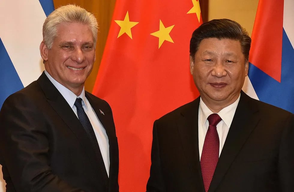 Miguel Díaz-Canel y Xi Jinping, presidentes de Cuba y China respectivamente, en una imagen de archivo.