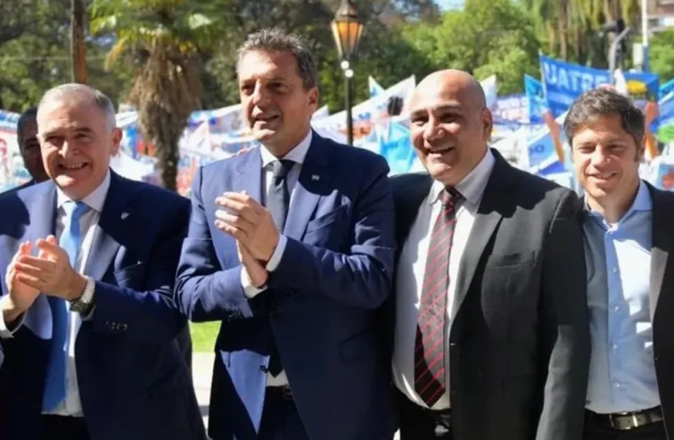 Massa estuvo acompañado por Jaldo, el exgobernador Juan Manzur y el gobernador bonaerense Axel Kicillof. Gentileza: Twitter: @JuanManzurOk
