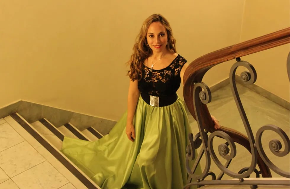 La soprano mendocina protagoniza la ópera "La Traviata", que debuta en San Luis.