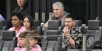 Messi, junto a Antonella y sus hijos, viendo la derrota de Inter de Miami.